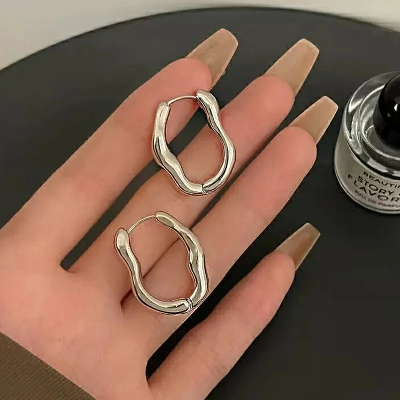 Vintage Smooth Metal Hoop Earrings For Woman Girl Elegent Luxury New Korean Jewelry Temperament Girl's Daily Wear Earrings